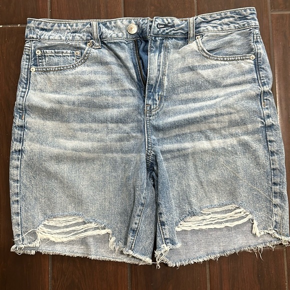 American Eagle Hi-Rise Tom Boy Bermuda Shorts - Picture 1 of 4